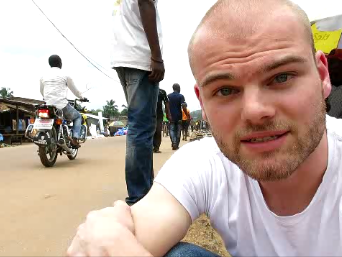 Mit dieser Videoaufnahme wurde ich in Nsioni (mindestens) zur Attraktion des Tages; Bas-Congo; 12.03.